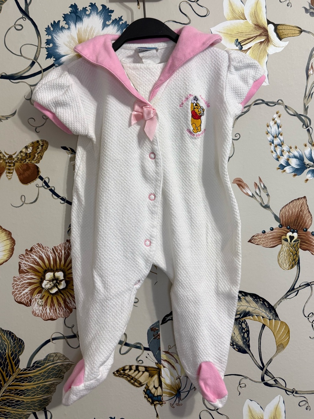 Vintage Pooh Classic Pooh Sleeper Jumpsuit Bodysuit Baby size 3/6 months